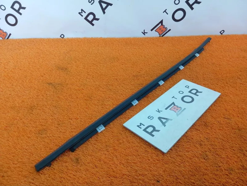 Уплотнитель стекла двери