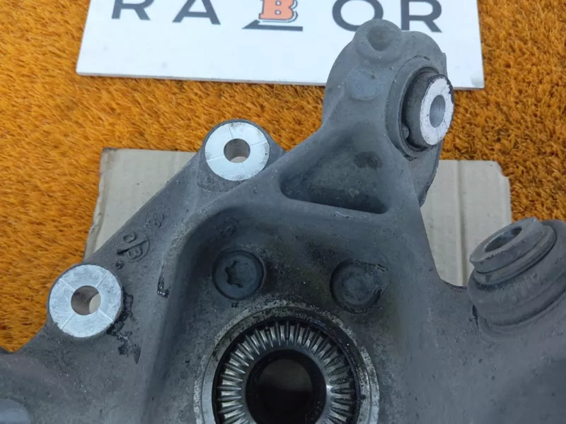 Кулак поворотный