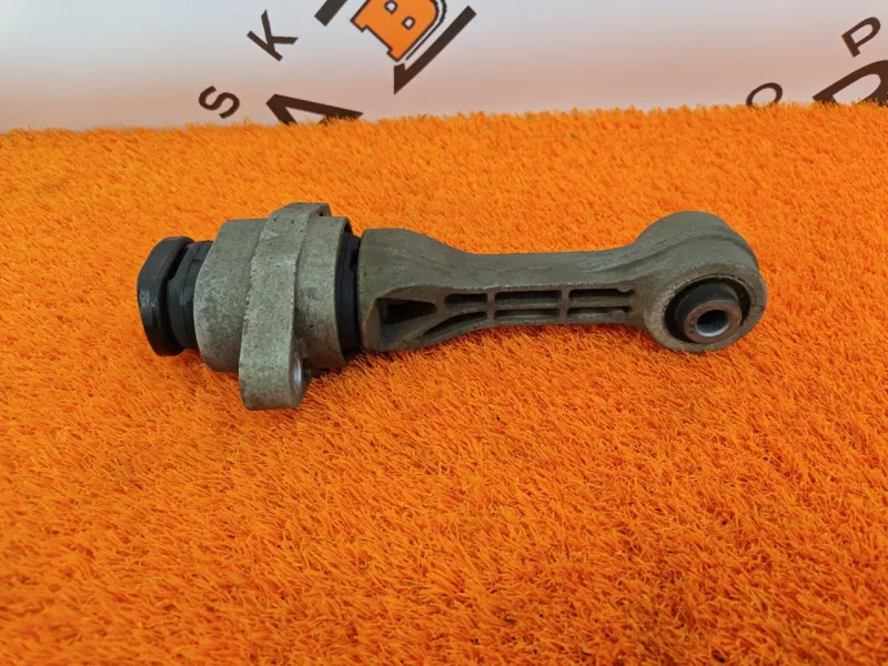 Подушка двигателя