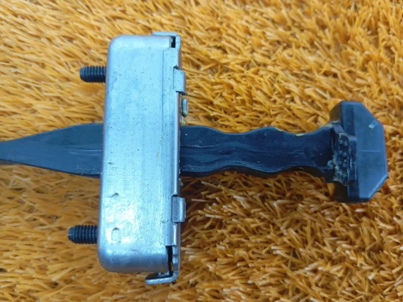 Ограничитель двери