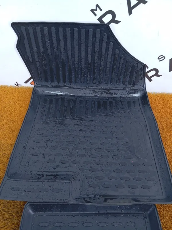 Коврик салона