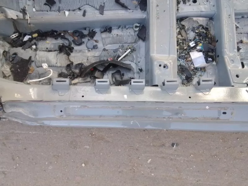 Порог с центральной стойкой