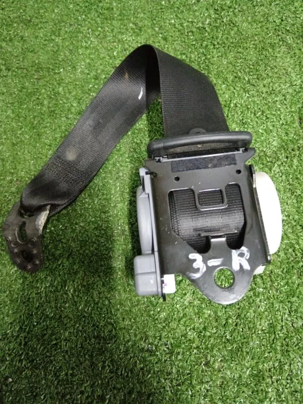 Ремень безопасности