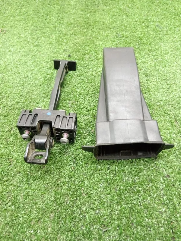 Ограничитель двери BMW 5-Series 2010 51227185637 F10, задний левый