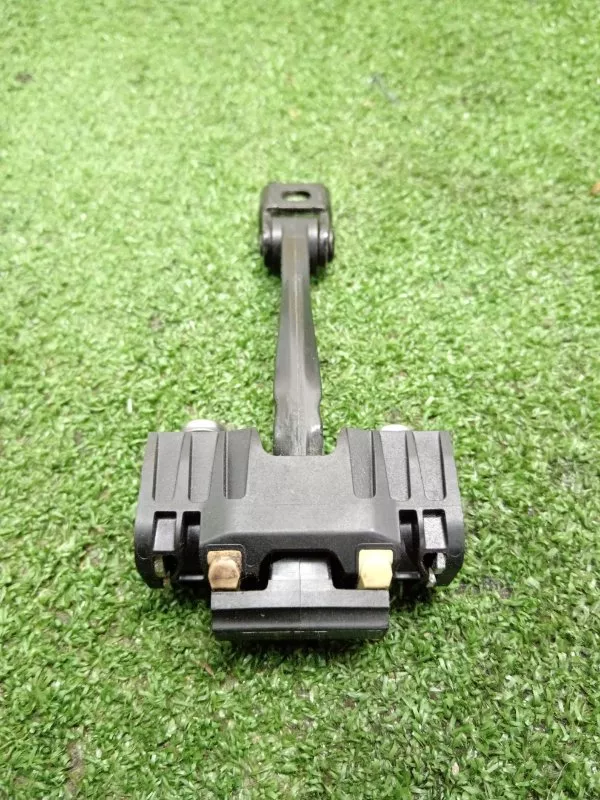 Ограничитель двери