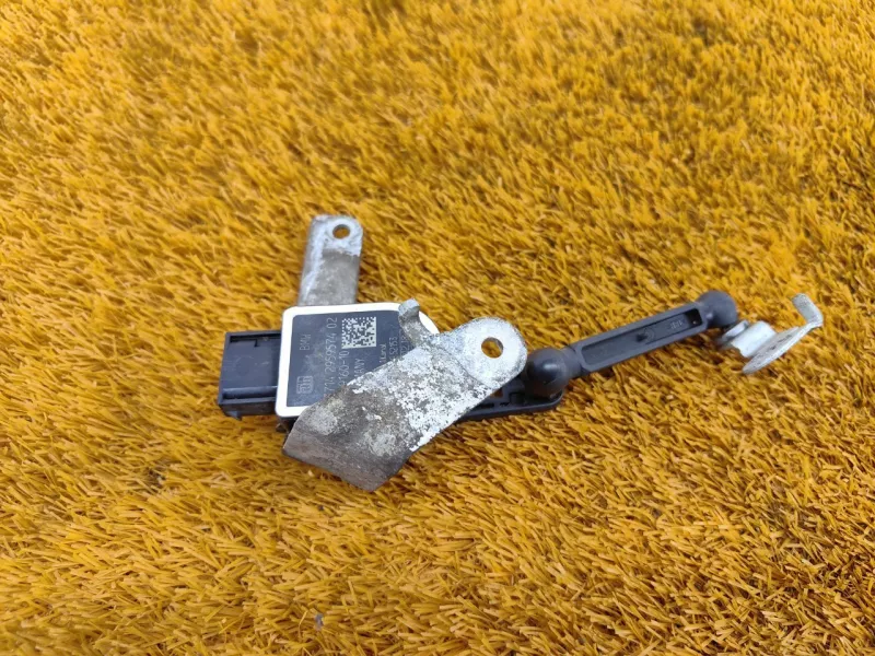 Датчик высоты дорожного просвета BMW 5-Series 2019 37142959574 G30 B47D20A, задний левый