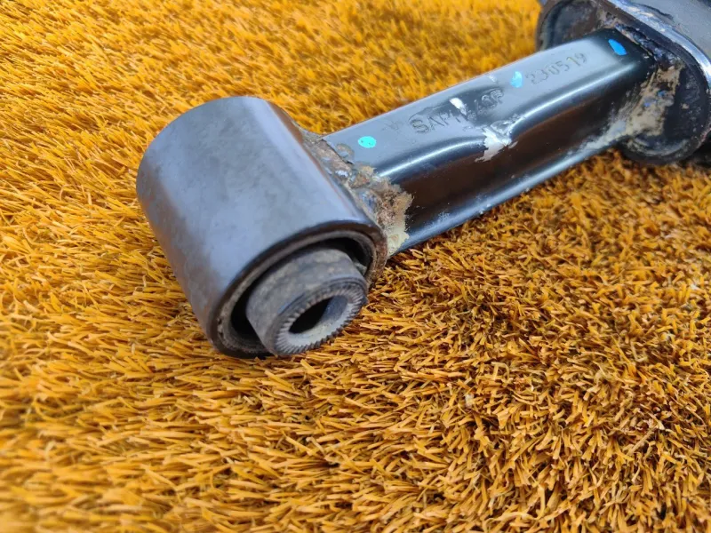 Подушка двигателя