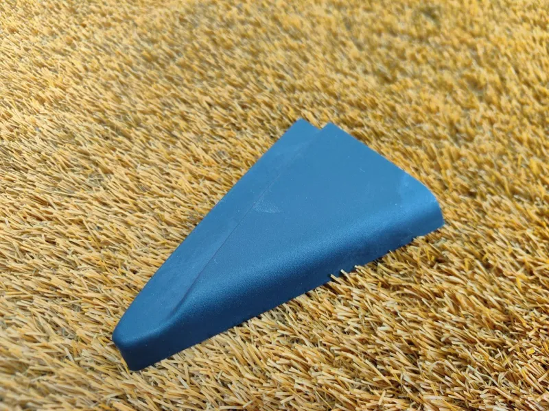 Уголок двери