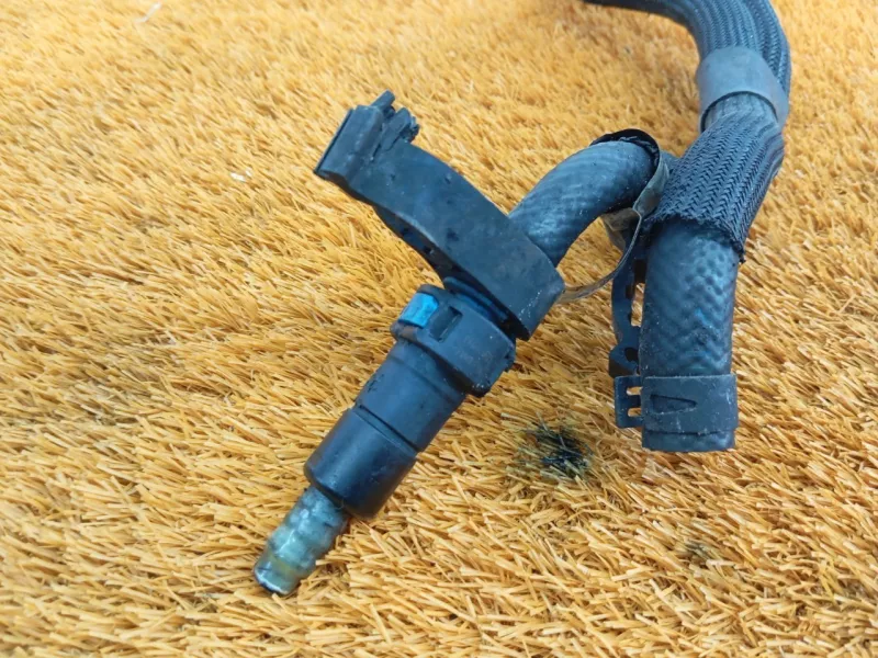 Трубка топливная