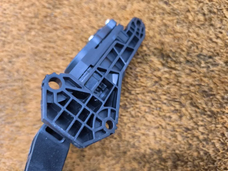 Педаль газа