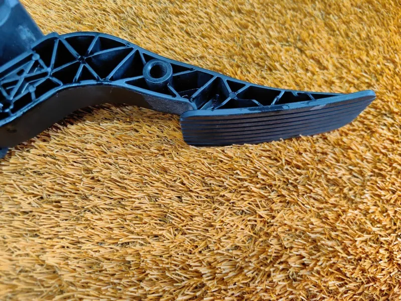 Педаль газа