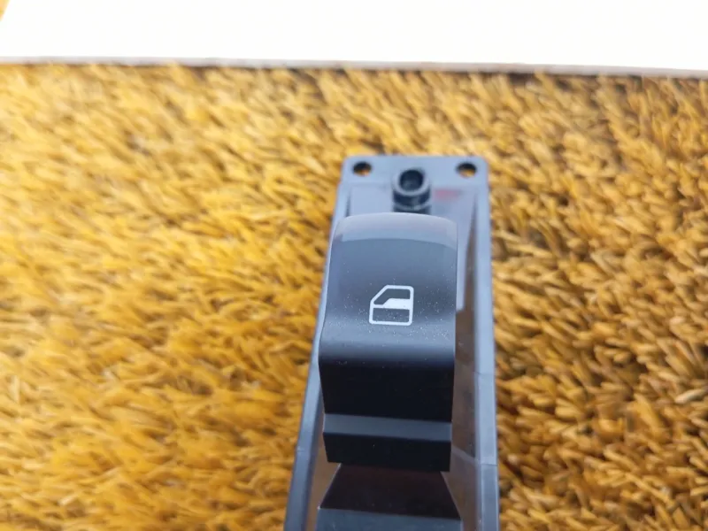 Кнопка стеклоподъемника