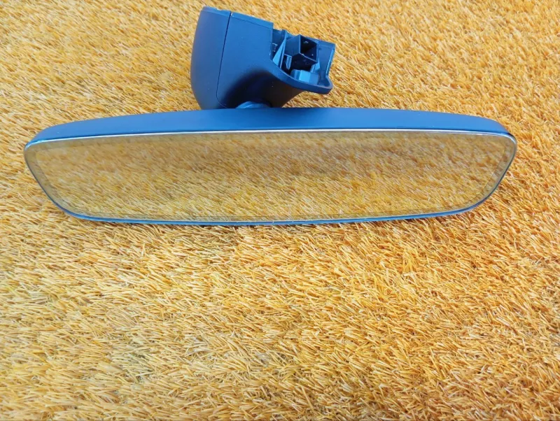 Зеркало заднего вида