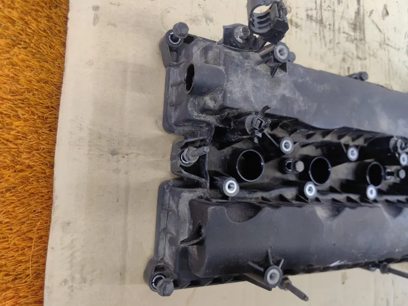 Клапанная крышка