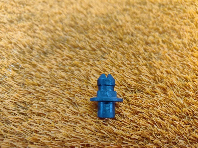 Болт двигателя