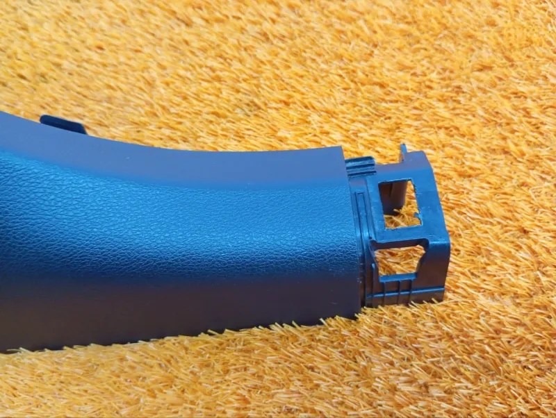 Обшивка центральной стойки