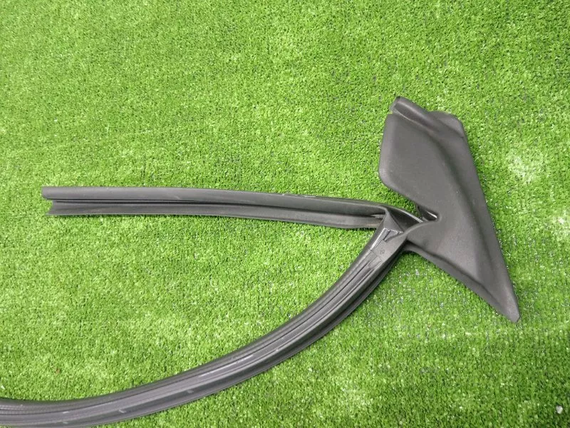 Уплотнитель стекла двери