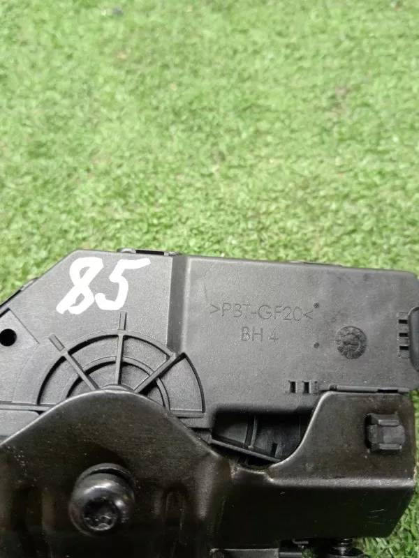 Замок багажника