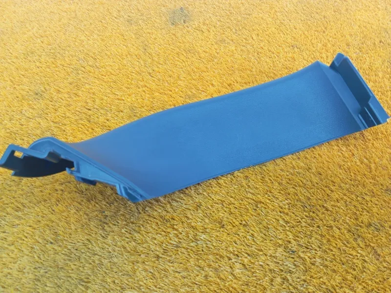 Обшивка двери багажника