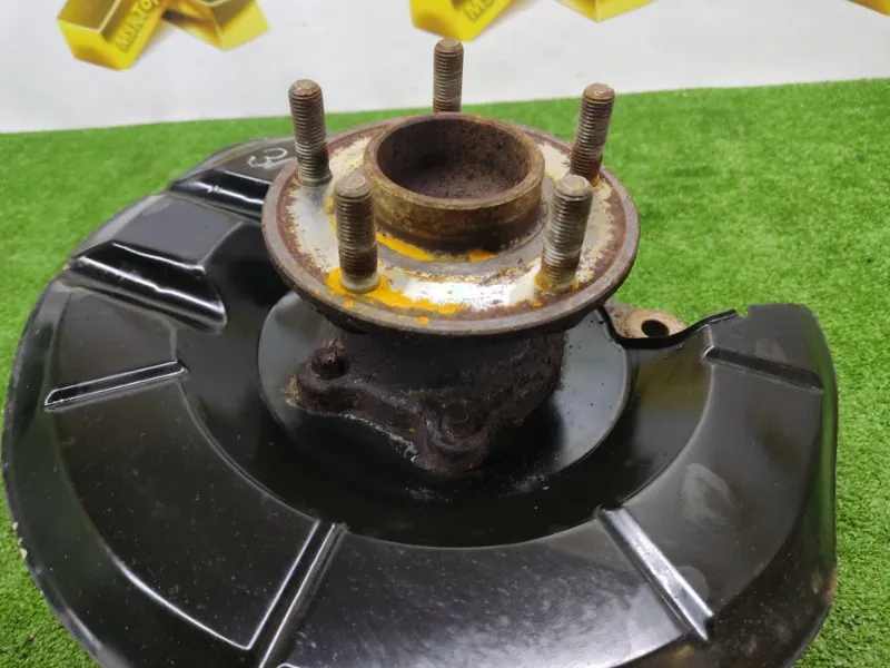 Кулак поворотный