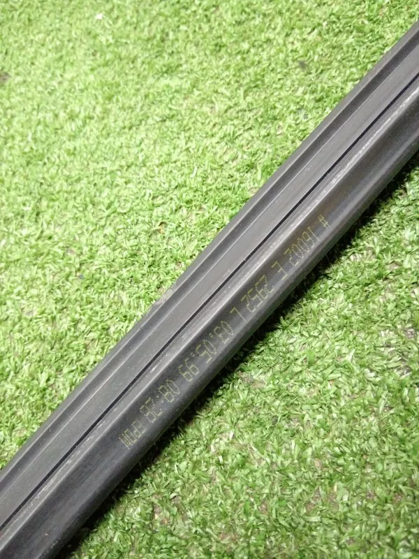 Уплотнитель стекла двери