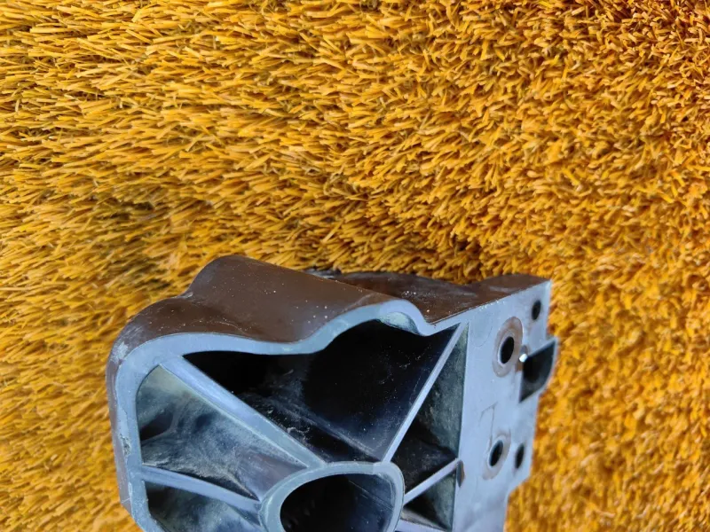 Крепление радиатора