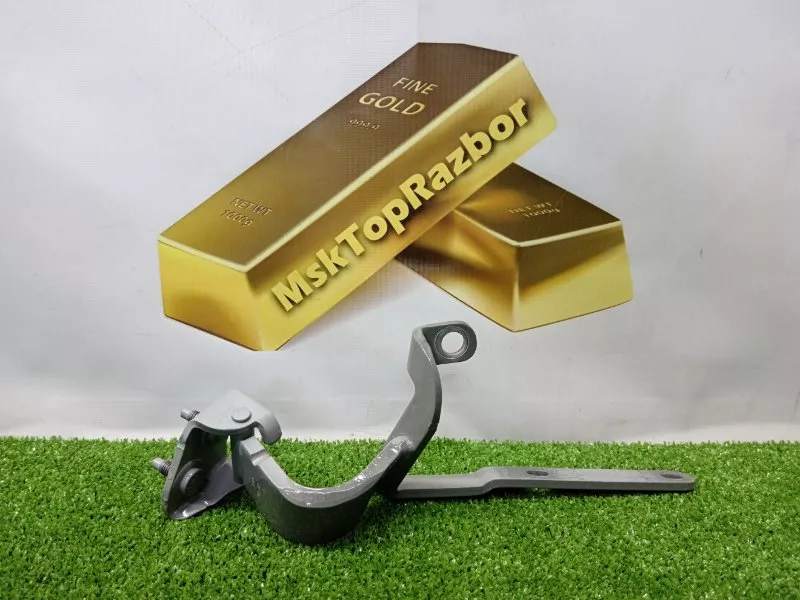 Петля двери багажника