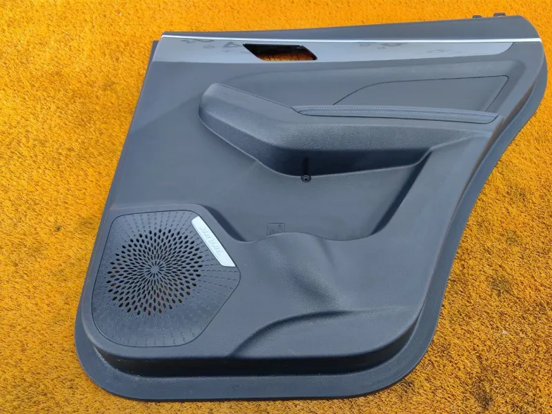 Обшивка двери