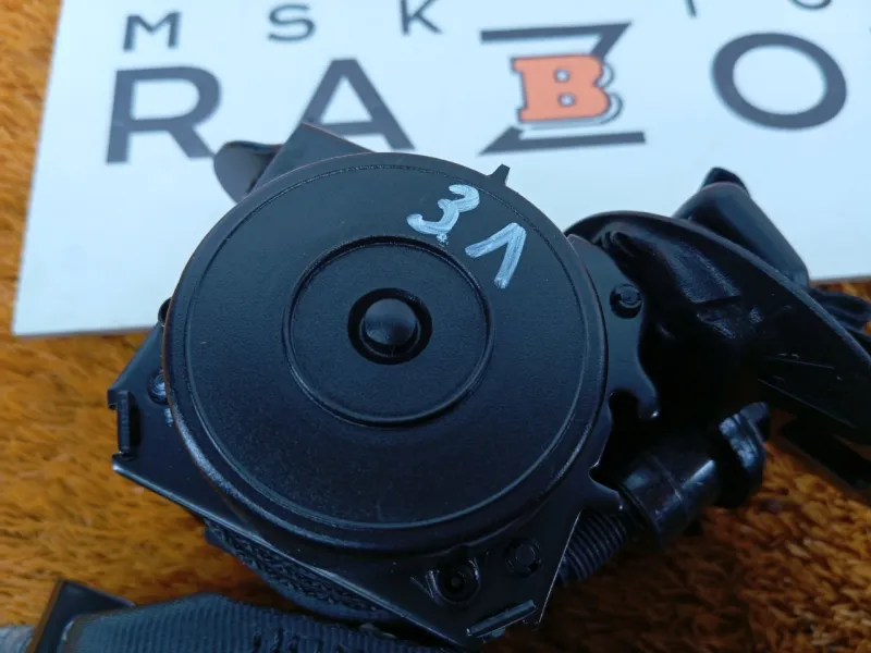 Ремень безопасности