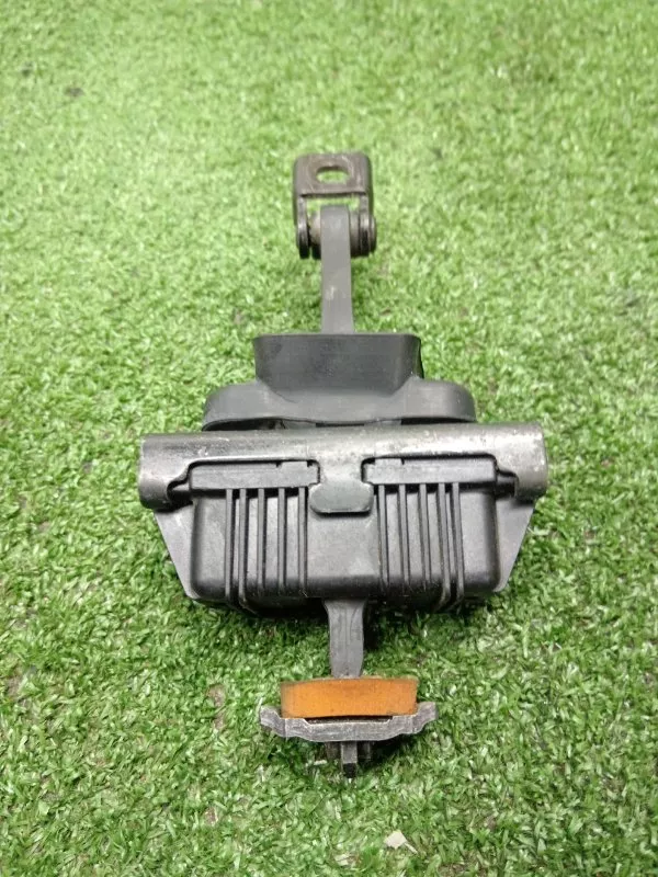 Ограничитель двери