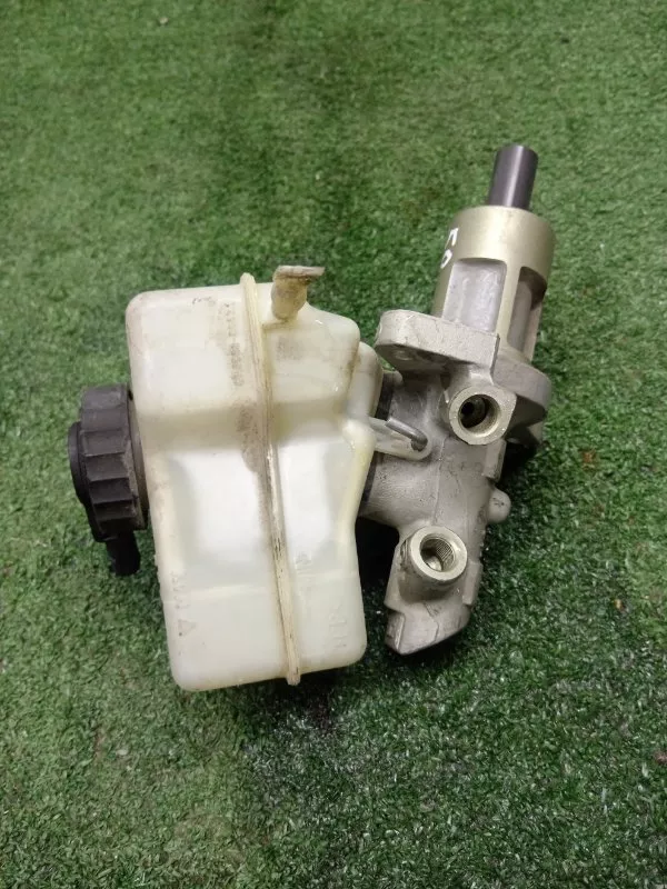 Главный тормозной цилиндр