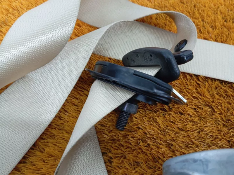 Ремень безопасности