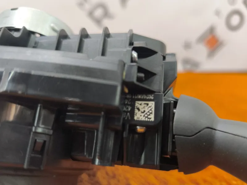 Подрулевой переключатель