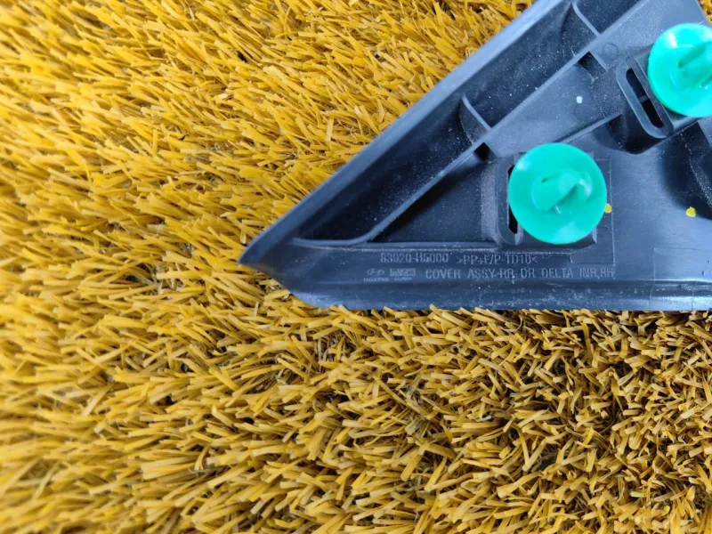 Уголок двери