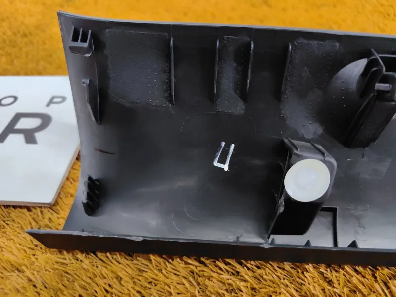 Накладка крышки багажника