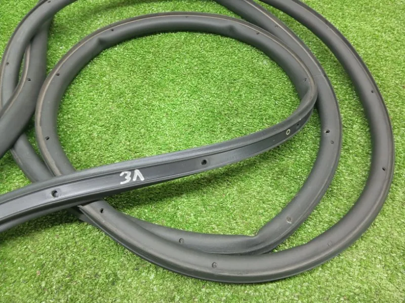 Уплотнитель двери