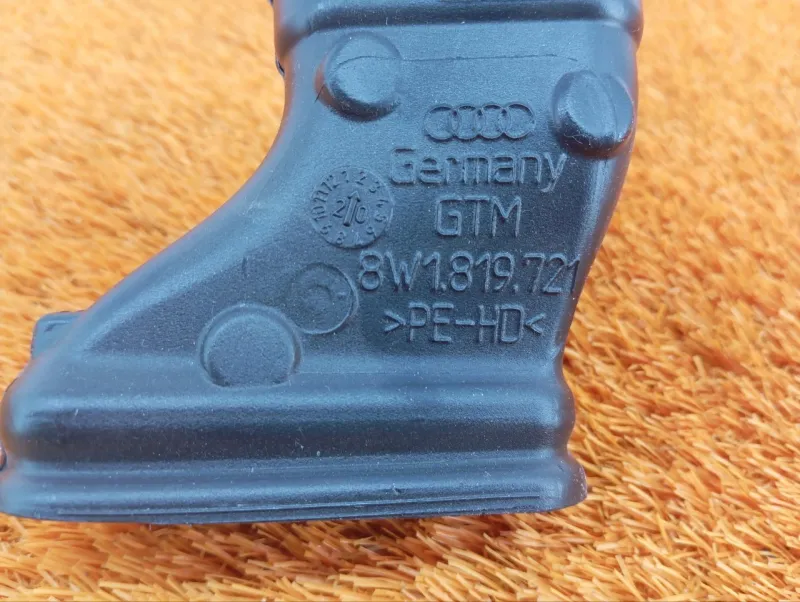 Воздуховод отопителя