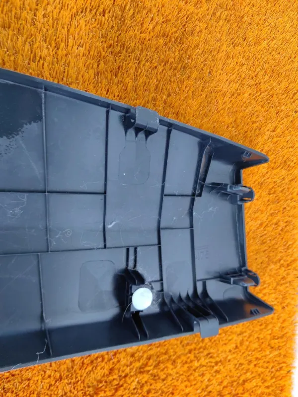 Обшивка центральной стойки