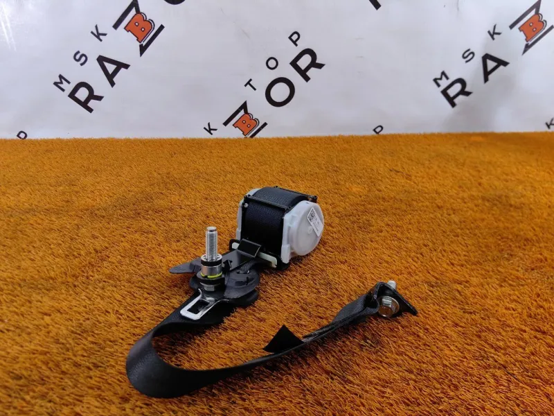 Ремень безопасности