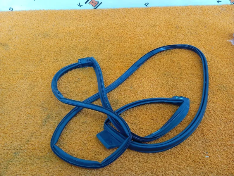 Уплотнитель двери