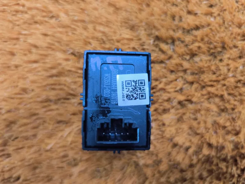 Кнопка стеклоподъемника