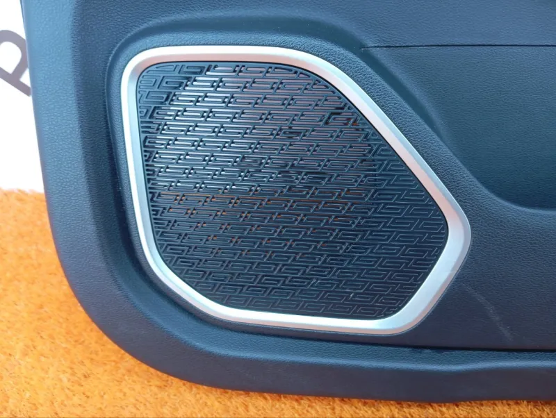 Обшивка двери