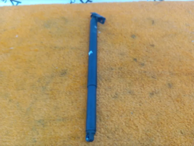 Амортизатор багажника