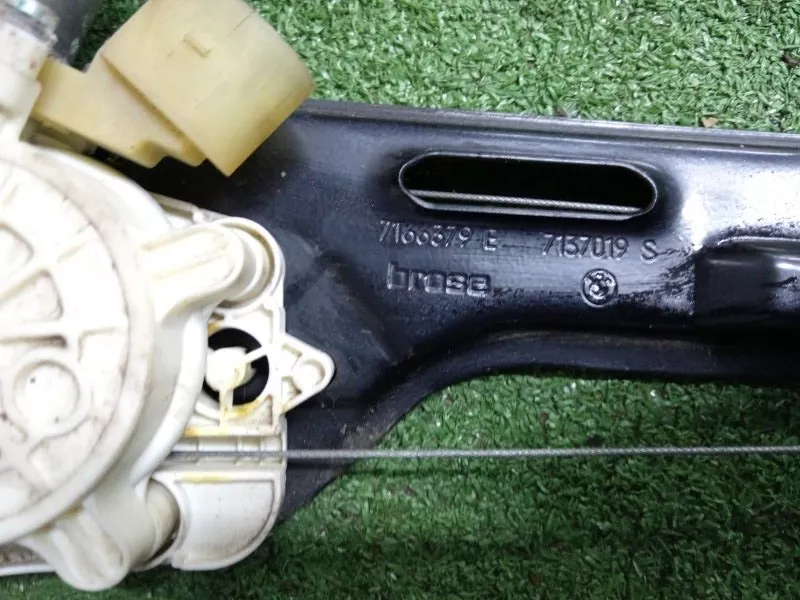 Стеклоподъемник BMW X5 2008 51337166379 E70, передний левый