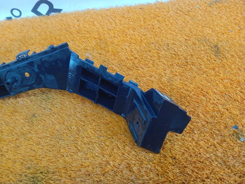 Кронштейн бампера