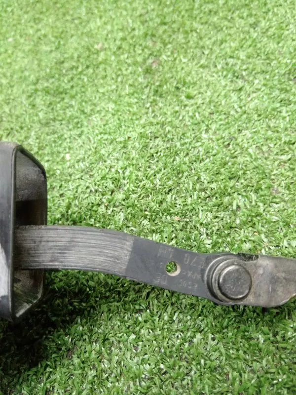 Ограничитель двери