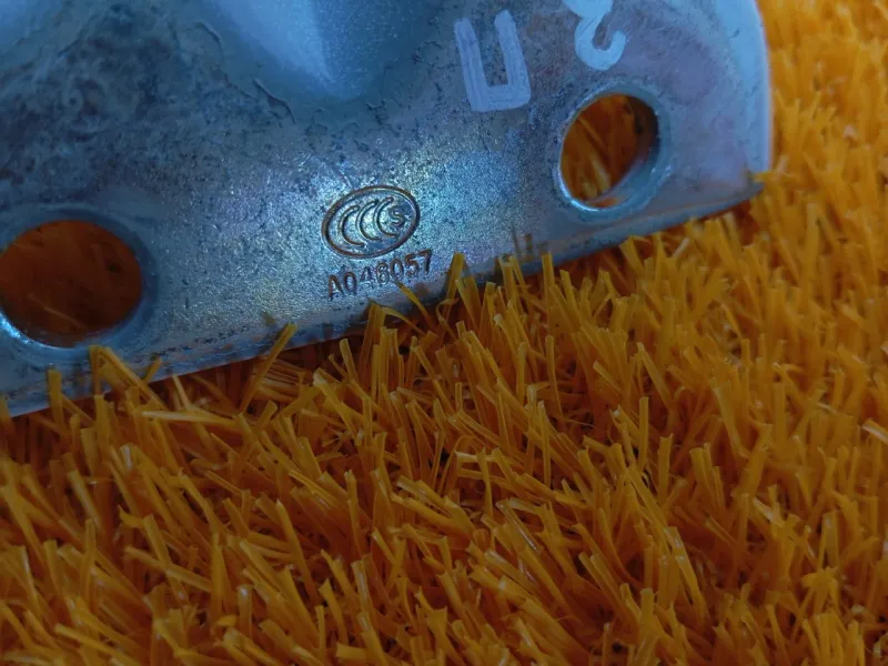 Петля двери