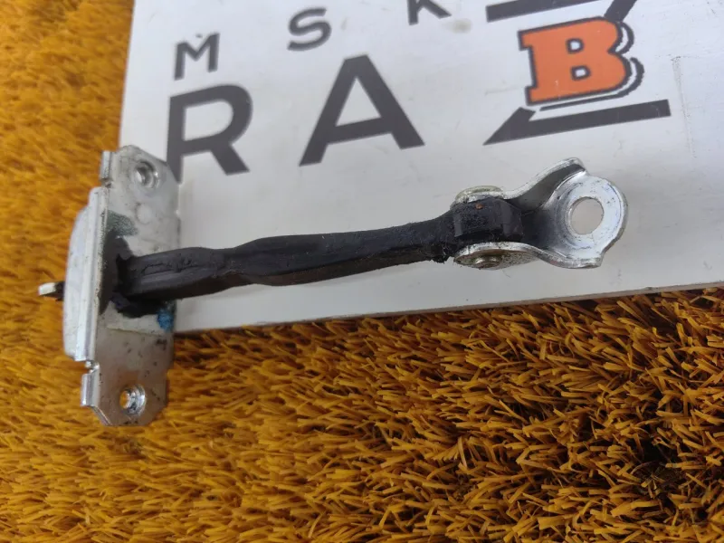 Ограничитель двери