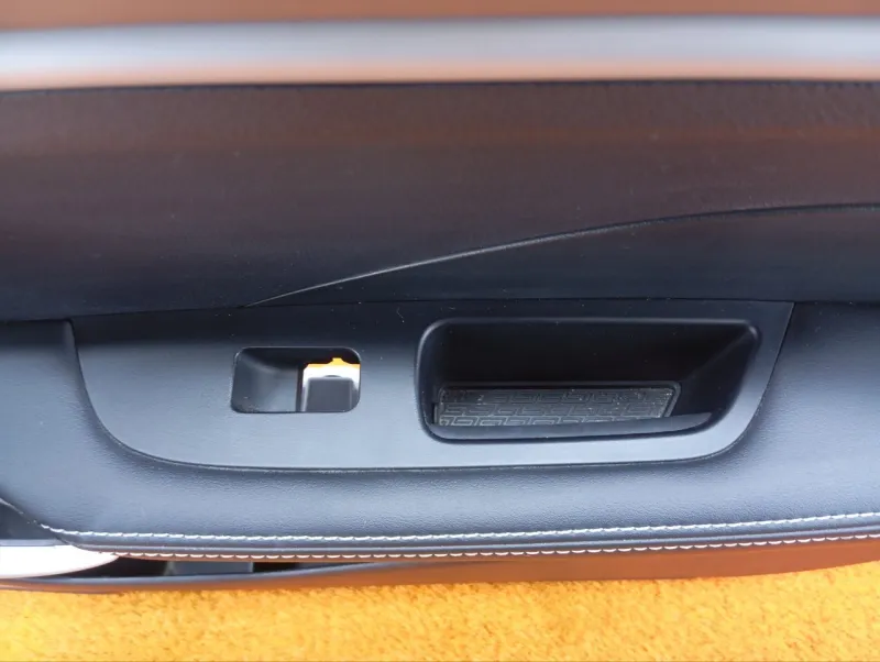 Обшивка двери