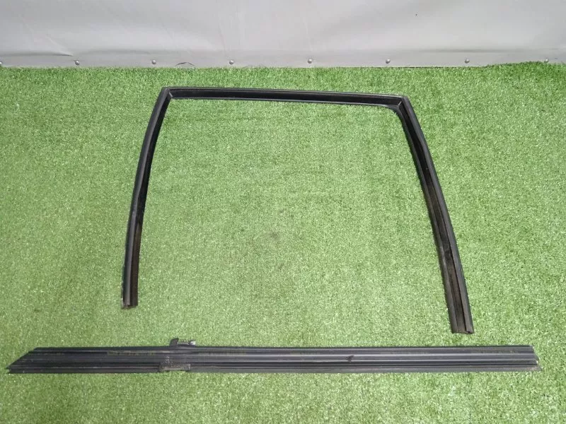 Уплотнитель стекла двери